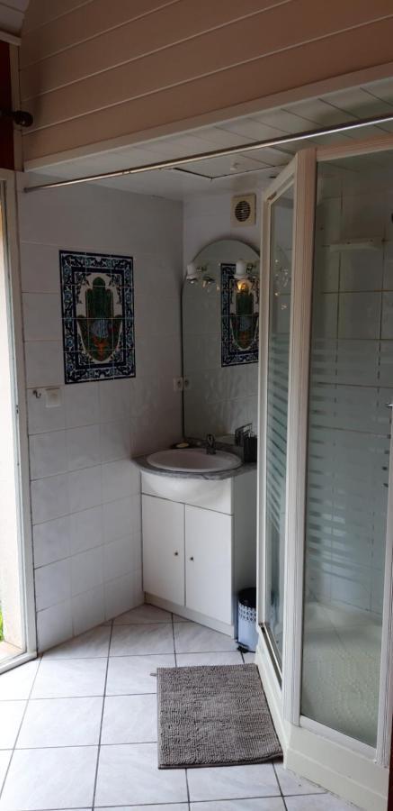 Le Petit Cottage Entre Village Et Mer Trelevern Экстерьер фото